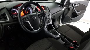 Opel-Astra-Enjoy-wnętrze