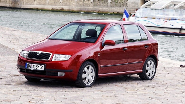 Skoda Fabia I darkred hatchback car front