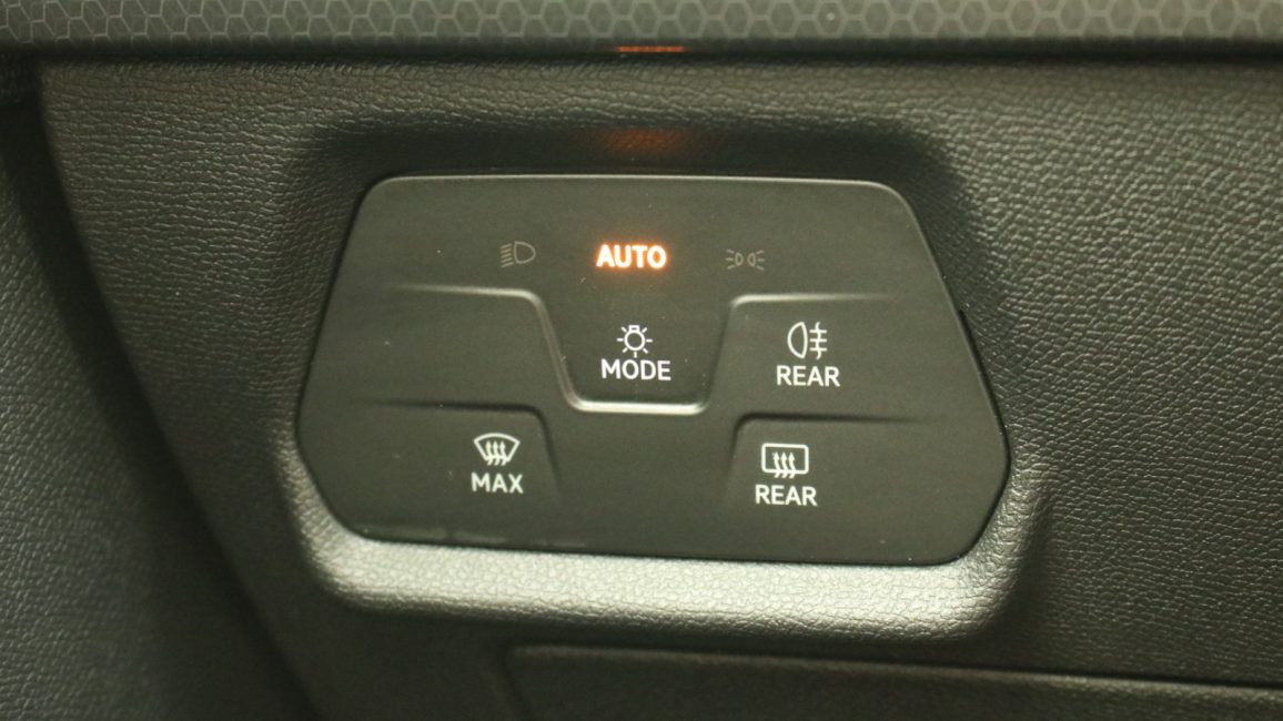 Seat Leon 1.5 TSI Full LED WD0885S w abonamencie