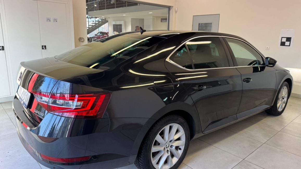 Skoda Superb 1.5 TSI ACT Style DSG WD7951M w zakupie za gotówkę