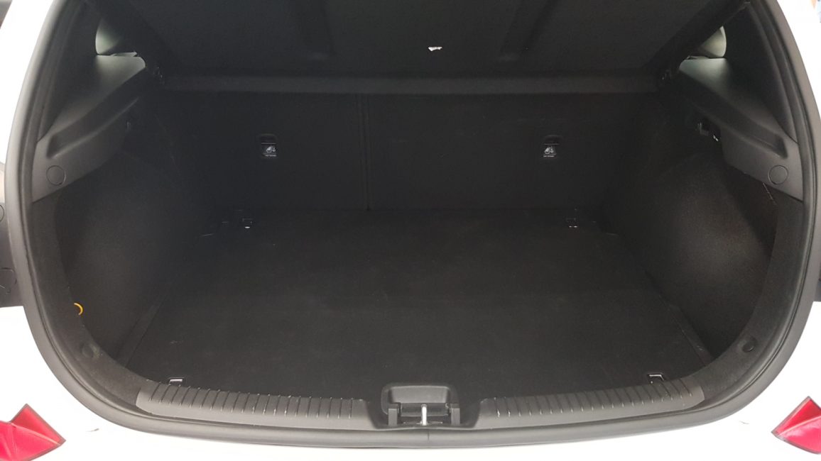 Hyundai i30 1.4 Classic + PO7MM28 w zakupie za gotówkę