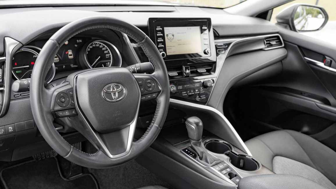 Toyota Camry 2.5 Hybrid Comfort CVT PO1WU26 w leasingu dla firm