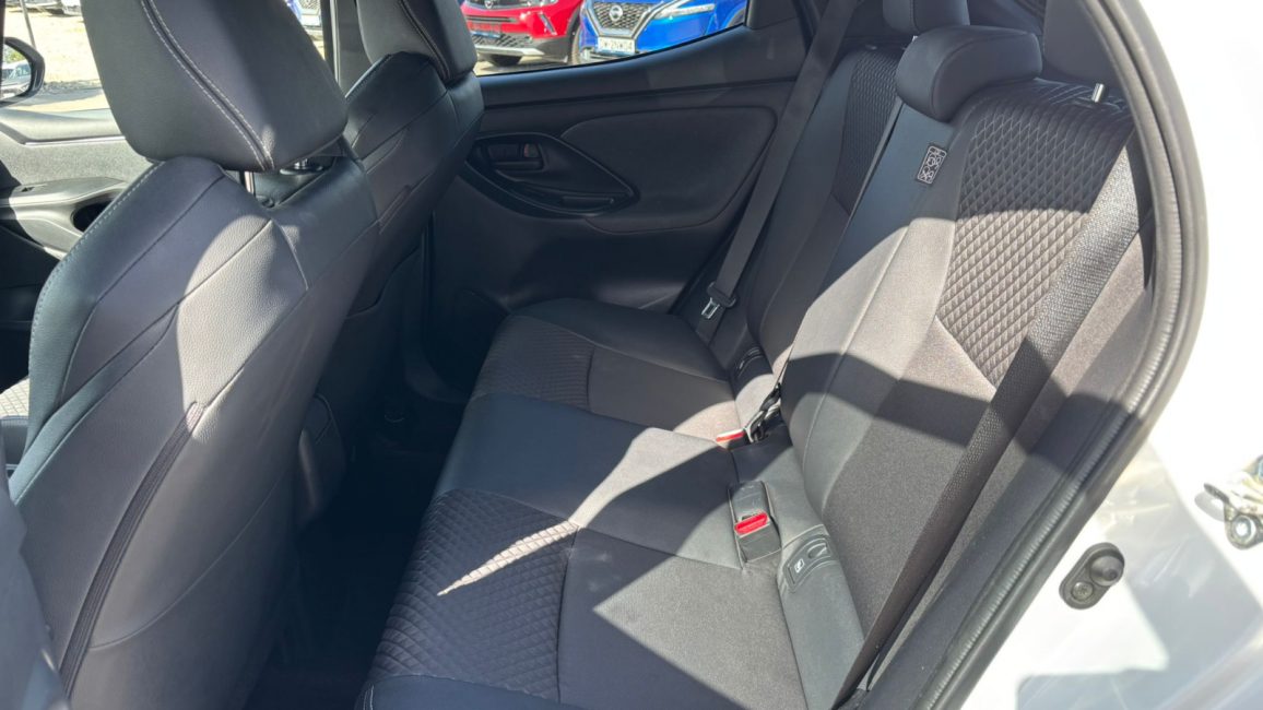 Toyota Yaris Hybrid 1.5 Selection Style WD4006S w abonamencie