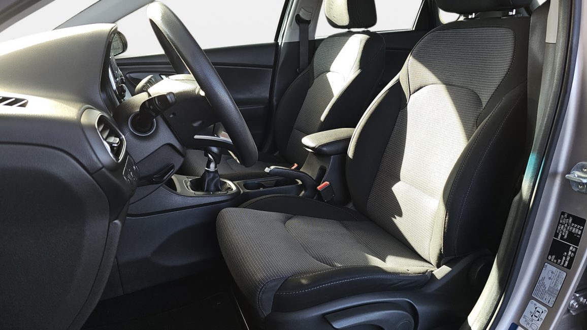 Hyundai i30 1.4 Classic + WD7106N w zakupie za gotówkę