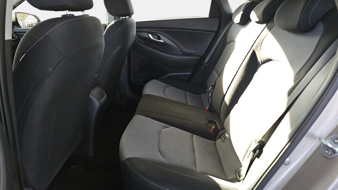 Hyundai i30 1.4 Classic + WD7106N w zakupie za gotówkę