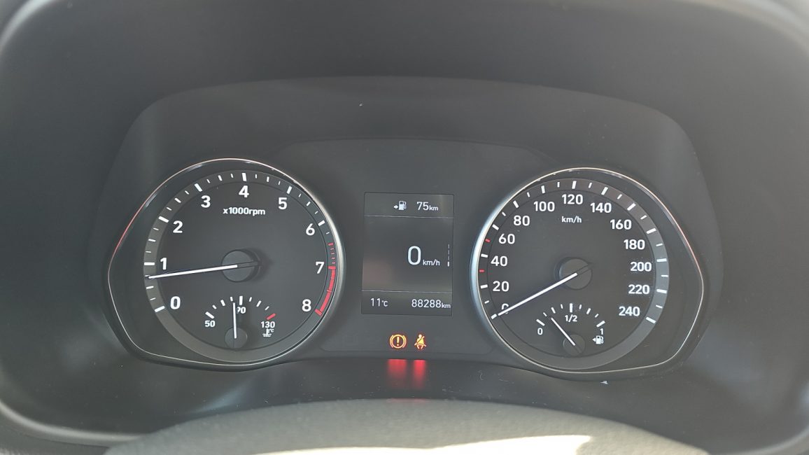Hyundai i30 1.4 Classic + WD7106N w zakupie za gotówkę