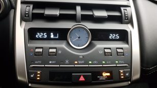 Lexus NX 300h Elegance AWD EL6L146 w zakupie za gotówkę