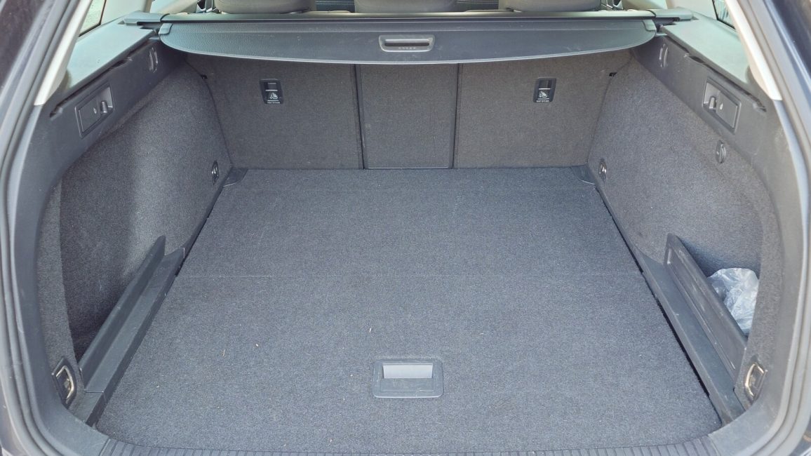 Volkswagen Passat 2.0 TDI EVO Business DW6MP35 w leasingu dla firm