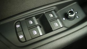 Audi A4 35 TFSI mHEV S Line S tronic WJ8468K w abonamencie dla firm