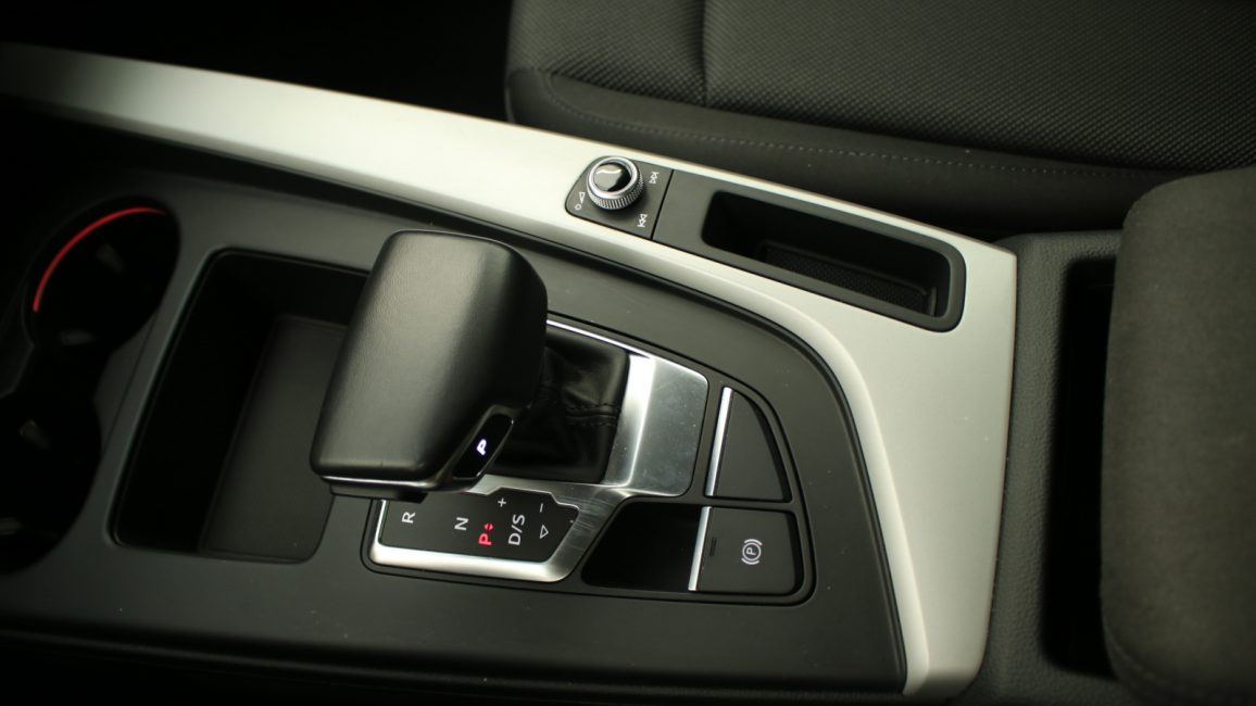 Audi A4 35 TFSI mHEV S Line S tronic WJ8468K w abonamencie dla firm