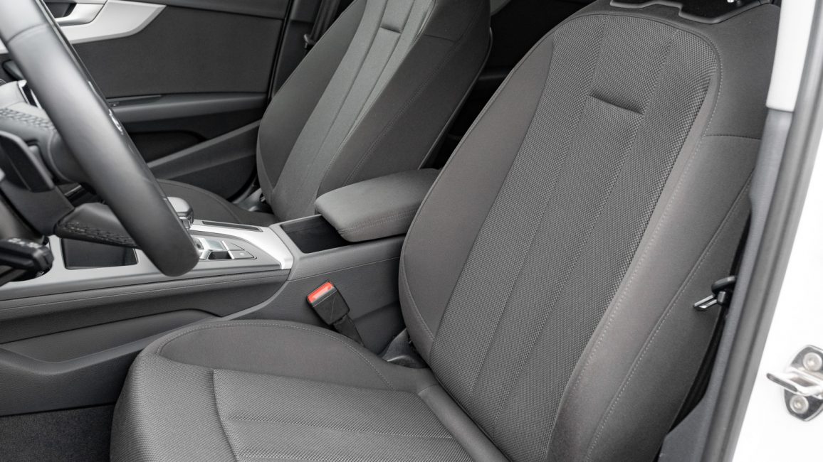 Audi A4 35 TFSI mHEV S Line S tronic WD7817S w zakupie za gotówkę