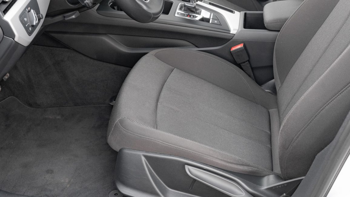 Audi A4 35 TFSI mHEV S Line S tronic WD7816S w abonamencie