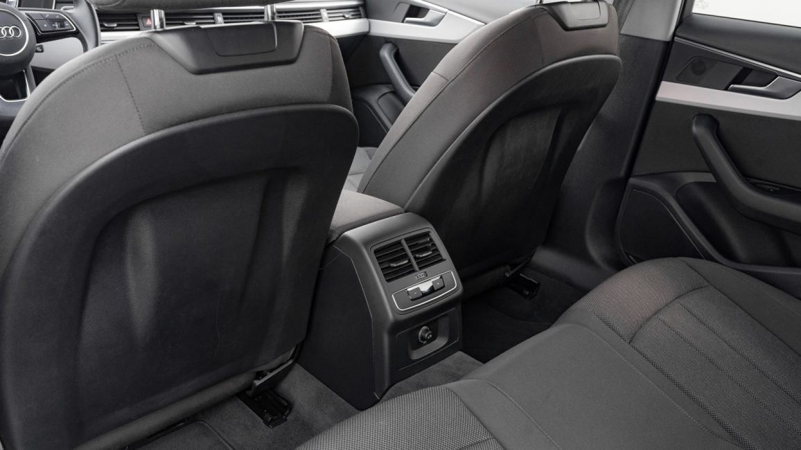 Audi A4 35 TFSI mHEV S Line S tronic WD7816S w abonamencie