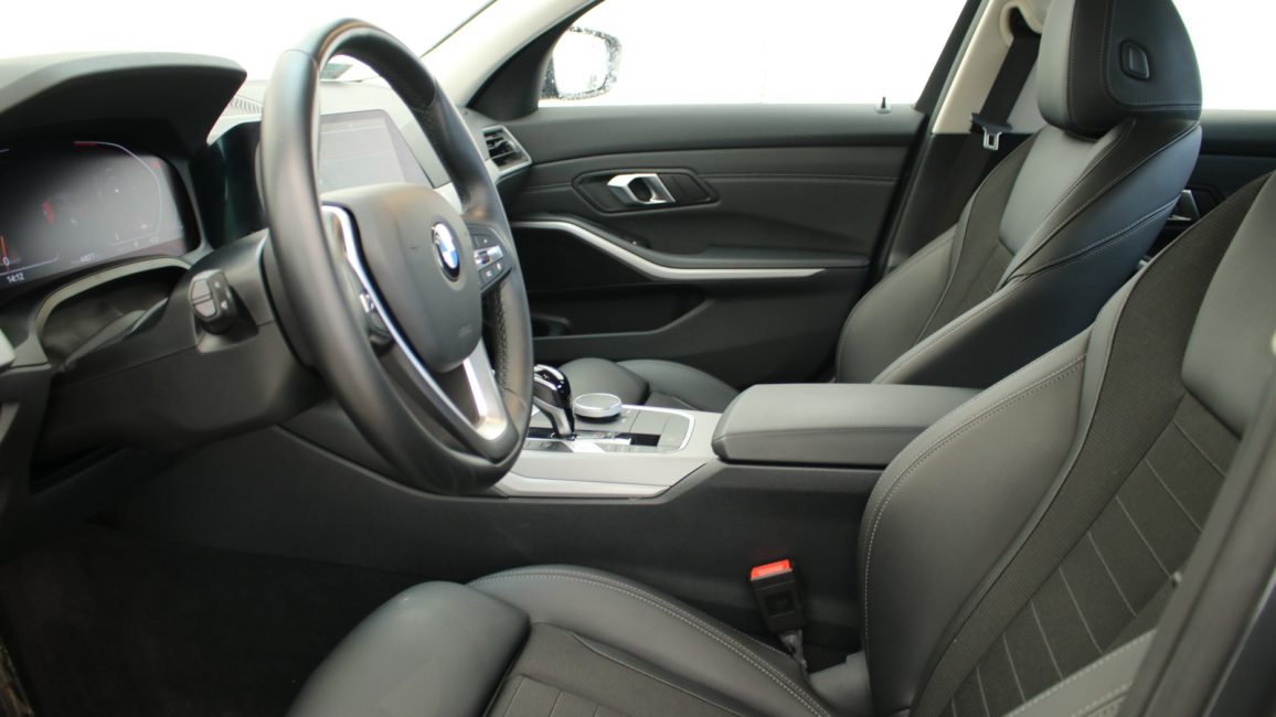 BMW 320d xDrive mHEV Advantage aut WD9139S w abonamencie
