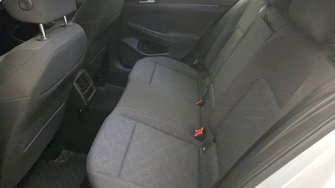Volkswagen Golf VIII 2.0 TDI Life WD8909P w abonamencie dla firm