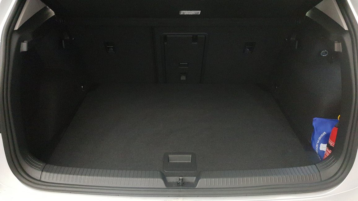 Volkswagen Golf VIII 2.0 TDI Life WD8909P w abonamencie dla firm
