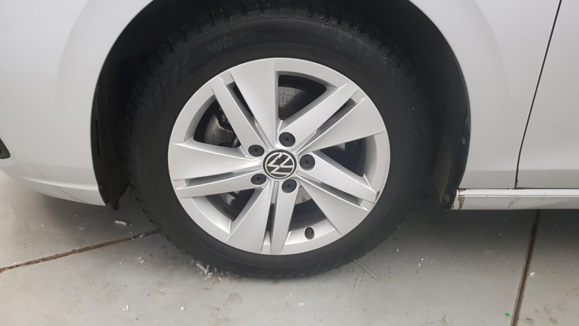 Volkswagen Golf VIII 2.0 TDI Life WD8909P w abonamencie dla firm