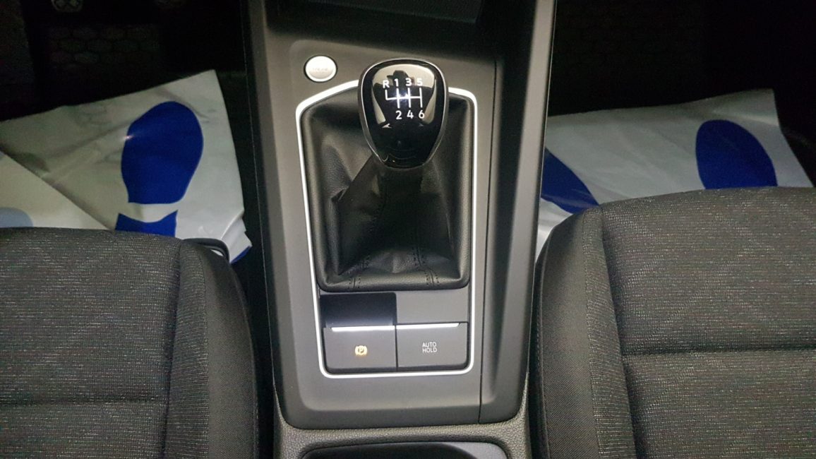 Volkswagen Golf VIII 2.0 TDI Life WD8909P w abonamencie dla firm