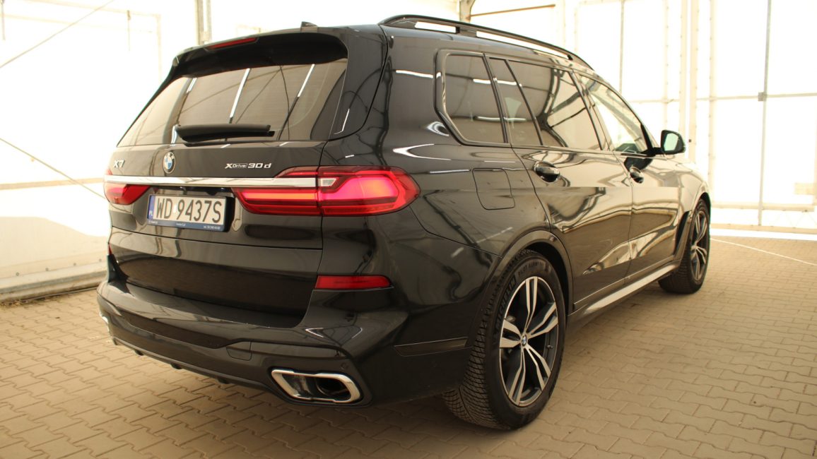 BMW X7 xDrive30d sport-aut WD9437S w leasingu dla firm