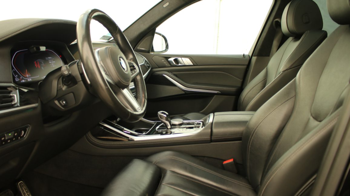 BMW X7 xDrive30d sport-aut WD9437S w leasingu dla firm
