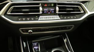 BMW X7 xDrive30d sport-aut WD9437S w leasingu dla firm