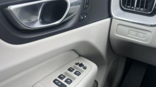 Volvo XC 60 T6 Plug-In Hybrid AWD Plus Bright aut WD5857R w leasingu dla firm