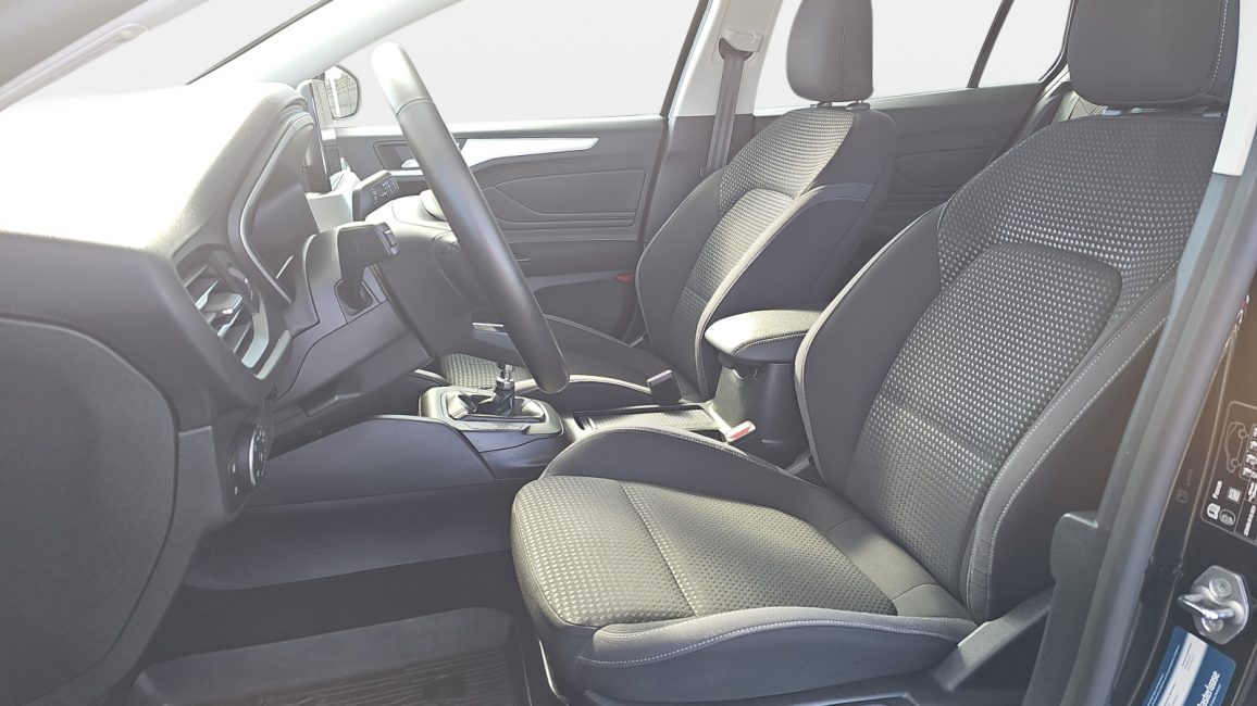Ford Focus 1.5 EcoBlue SCR Connected KR8WU28 w leasingu dla firm