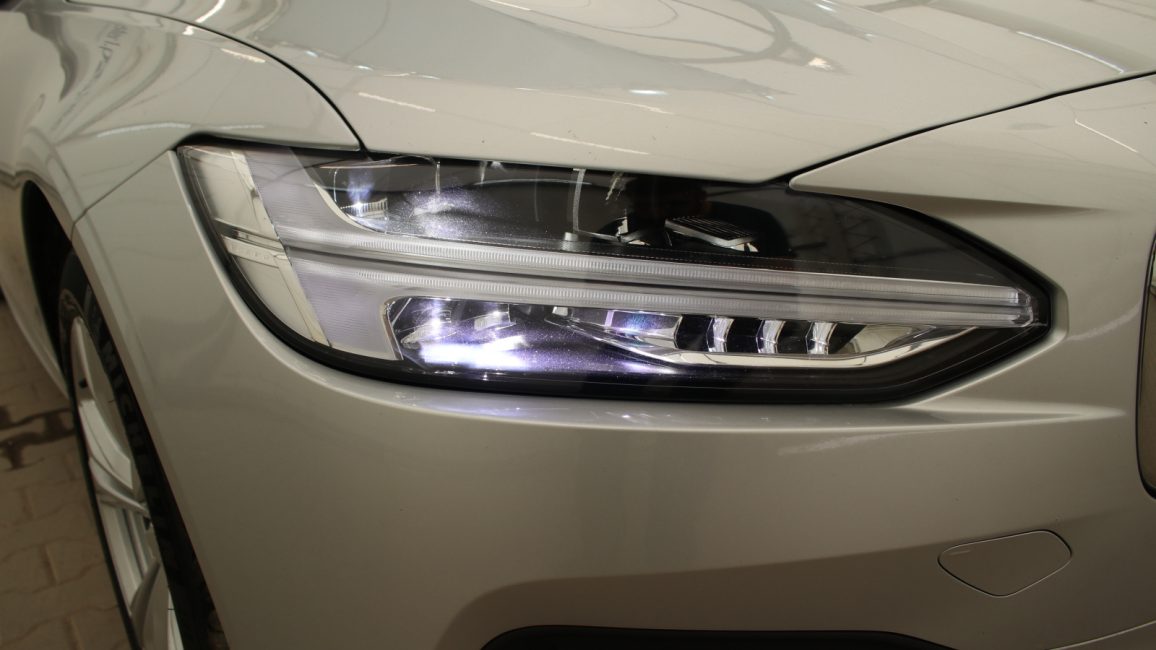 Volvo S90 B4 B Momentum Pro aut GD5S153 w abonamencie
