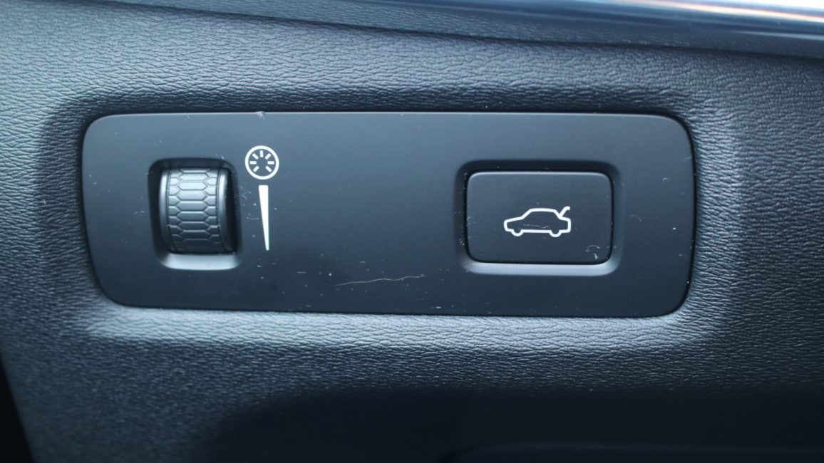 Volvo S90 B4 B Momentum Pro aut GD5S153 w abonamencie