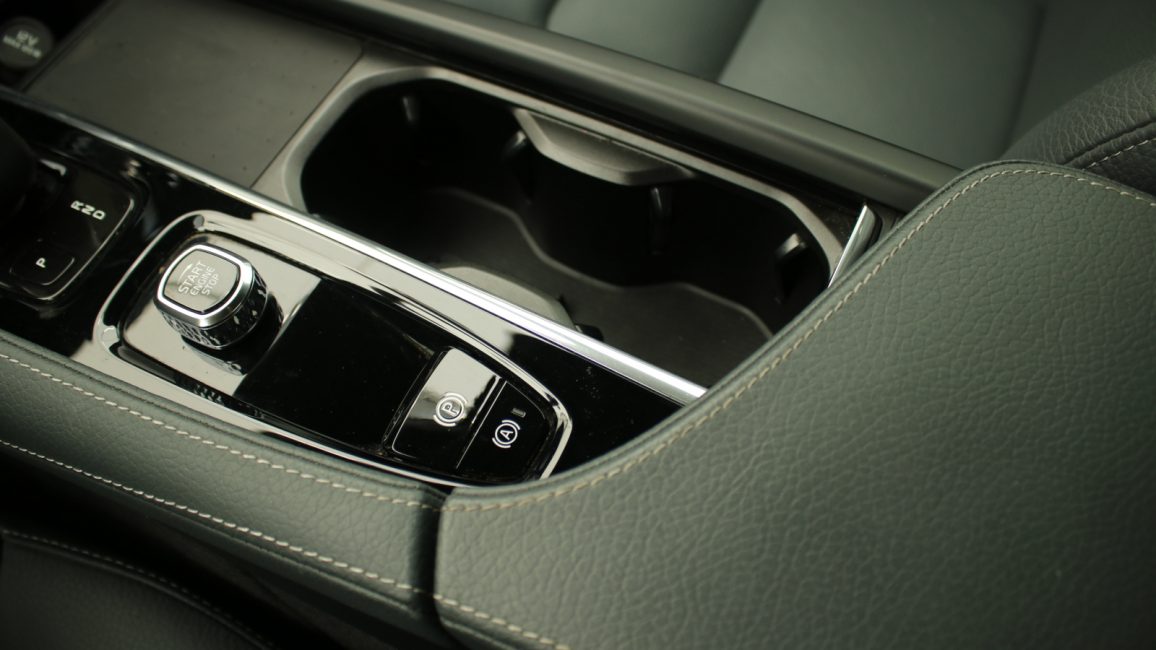 Volvo S90 B4 B Momentum Pro aut GD5S153 w abonamencie