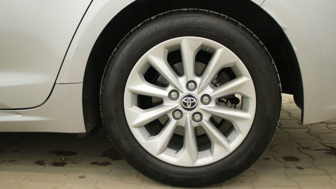 Toyota Corolla 1.5 Comfort WD1259R w abonamencie dla firm