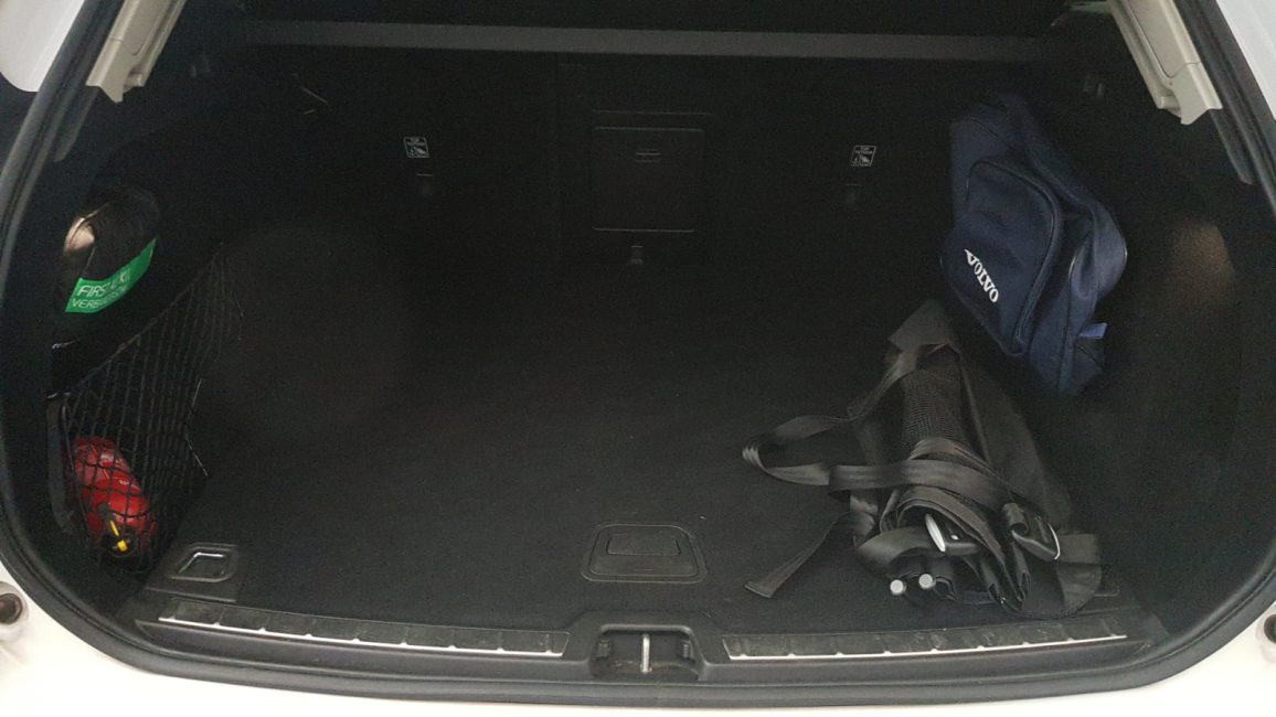 Volvo XC60 B4 B Momentum Pro aut WD0044P w leasingu dla firm