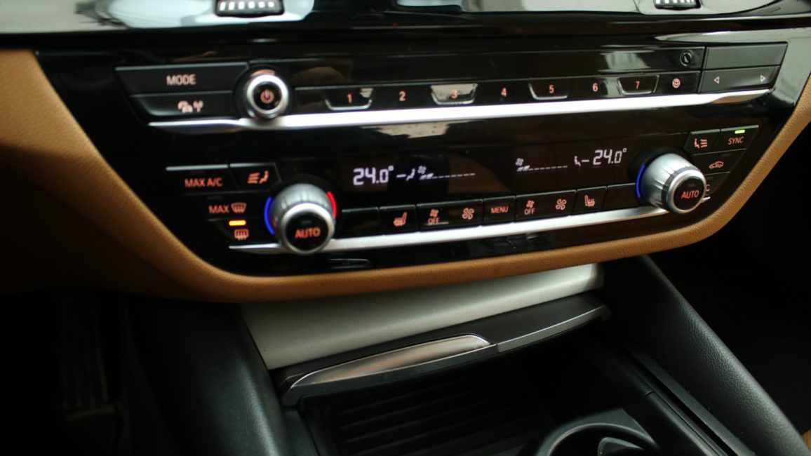 BMW 520i mHEV aut WD9614P w leasingu dla firm