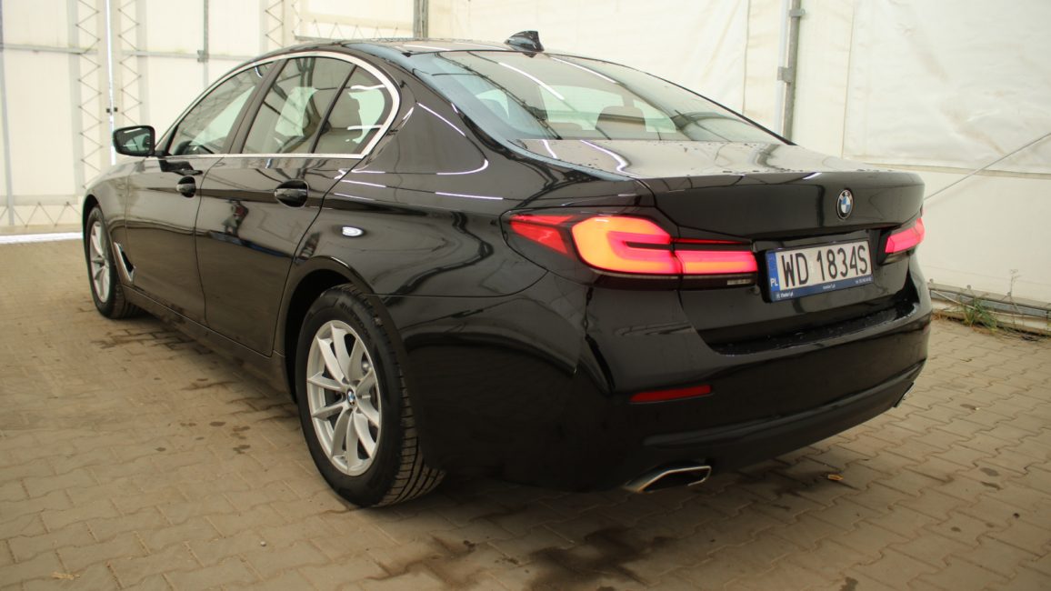 BMW 520i mHEV aut WD1834S w zakupie za gotówkę