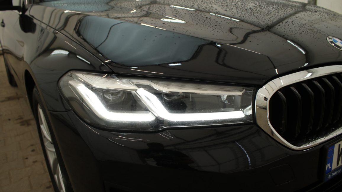 BMW 520i mHEV aut WD1834S w zakupie za gotówkę