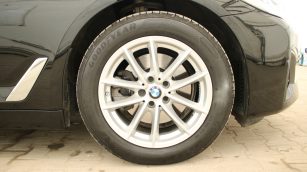 BMW 520i mHEV aut WD1834S w zakupie za gotówkę