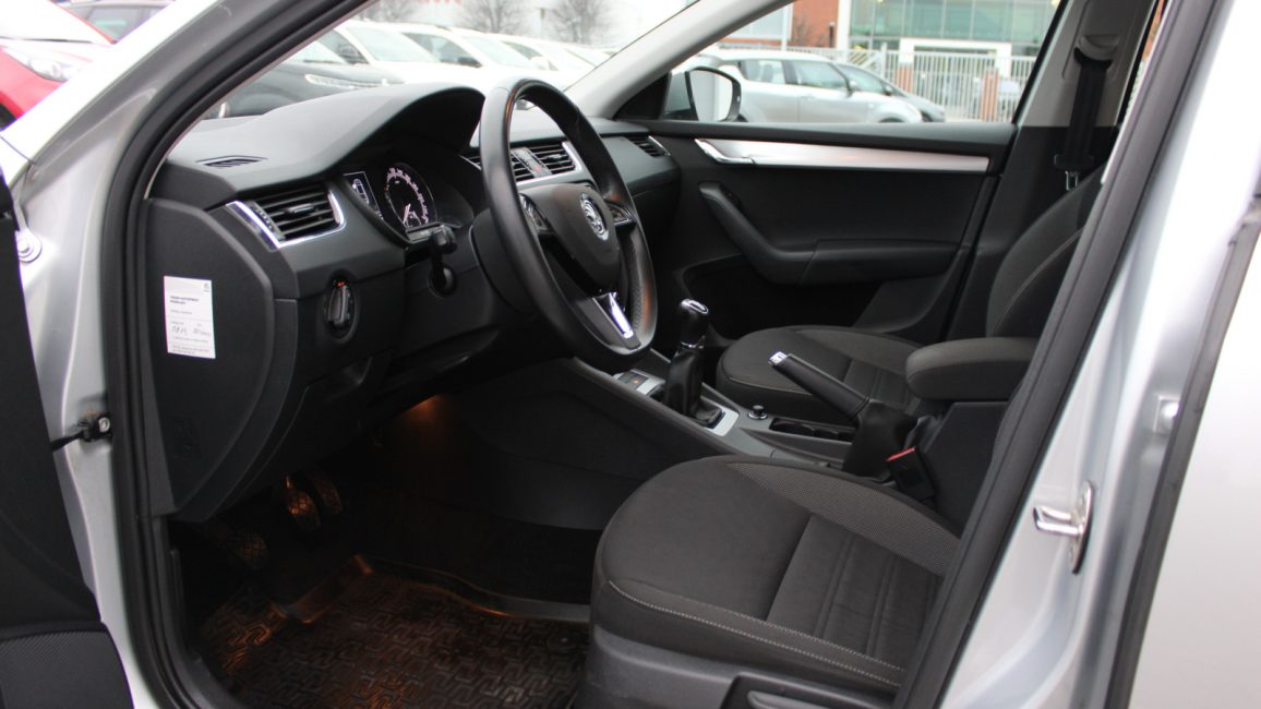 Skoda Octavia 1.6 TDI SCR Ambition WD1075N w zakupie za gotówkę