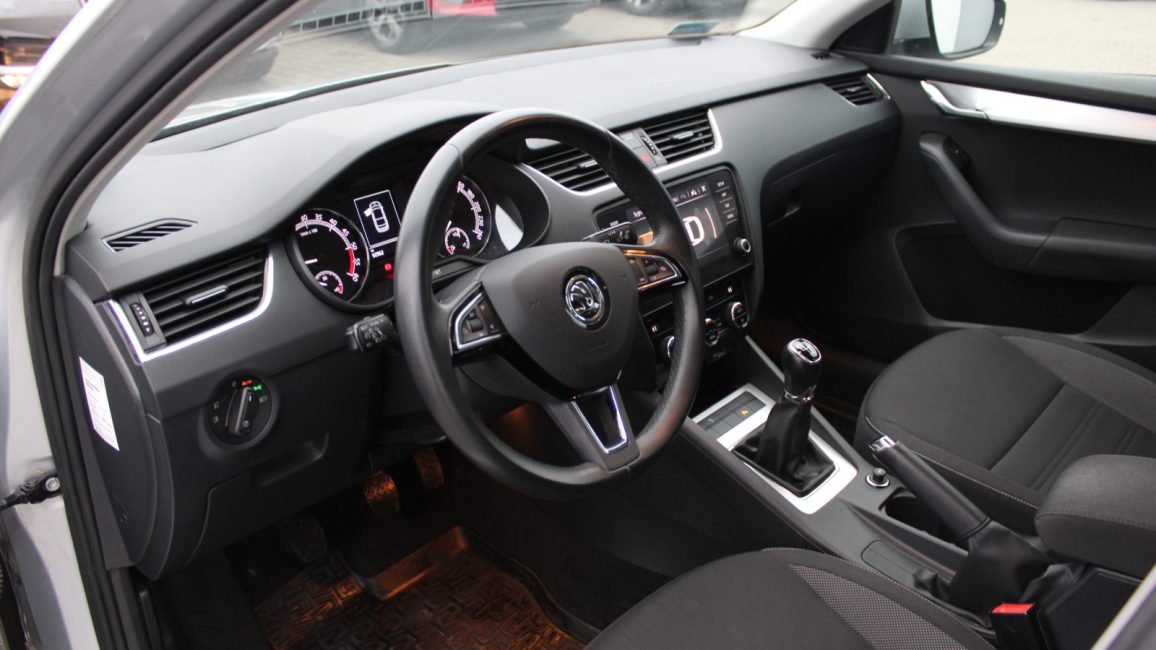 Skoda Octavia 1.6 TDI SCR Ambition WD1075N w zakupie za gotówkę