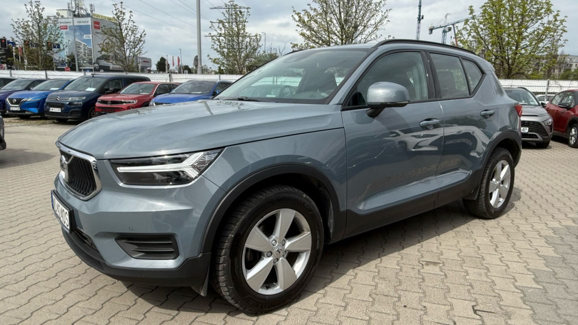 Volvo XC40 T3 Momentum Core aut WD4240S w abonamencie