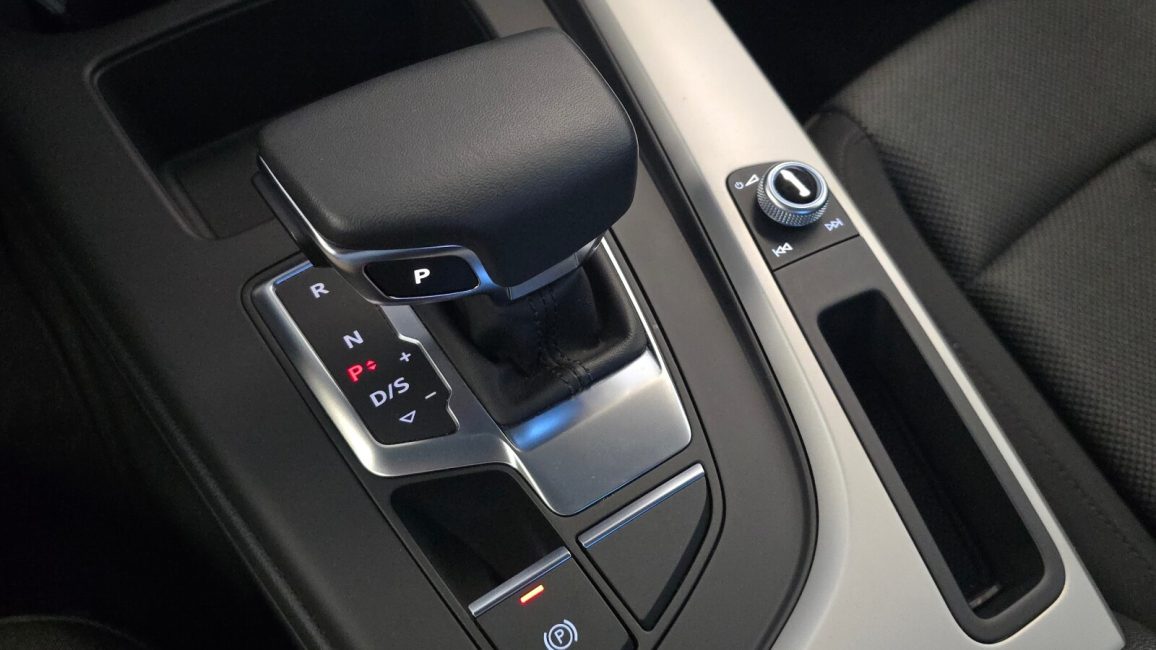 Audi A4 35 TFSI mHEV S tronic SK030XJ w leasingu dla firm