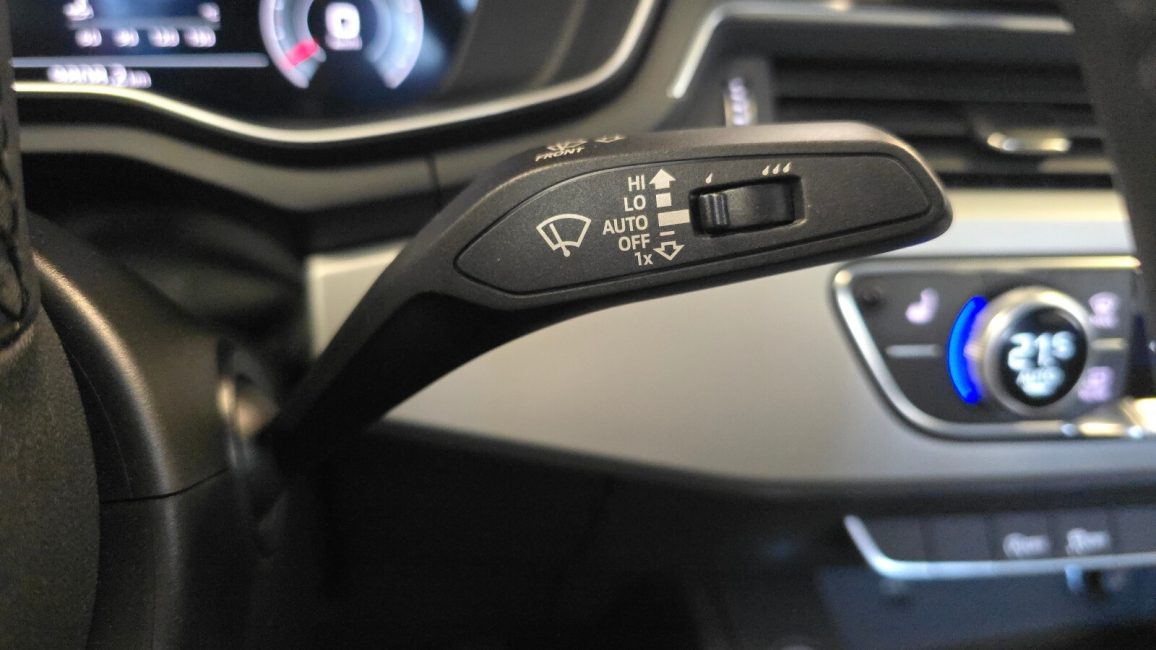 Audi A4 35 TFSI mHEV S tronic SK028XJ w abonamencie