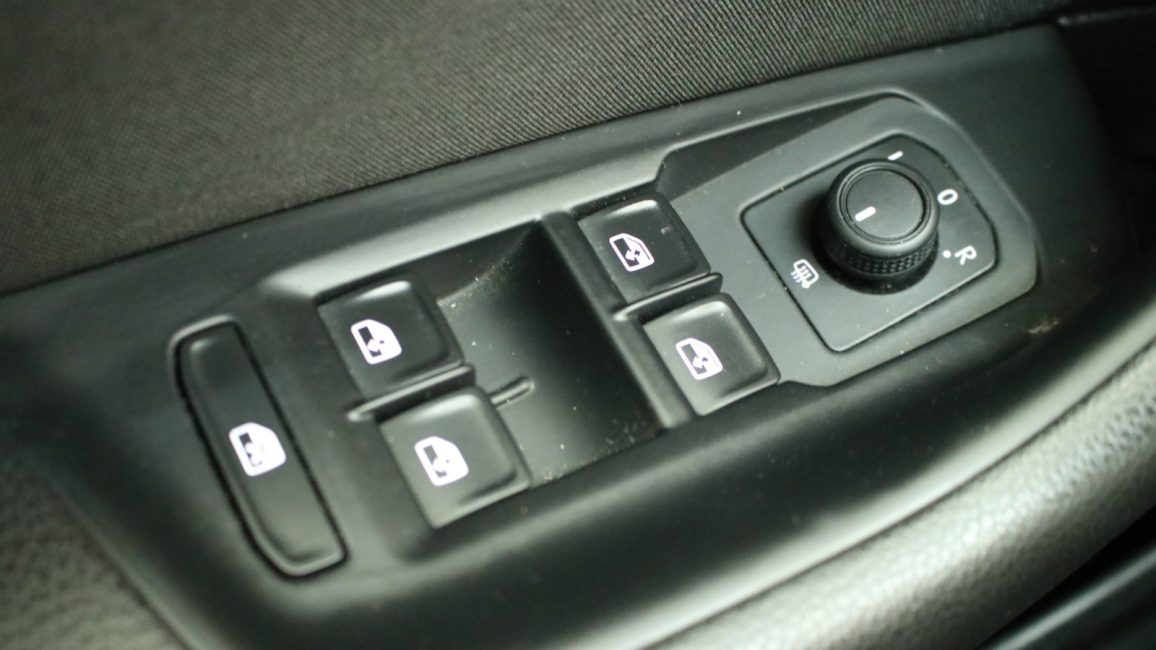 Volkswagen Passat 1.5 TSI EVO Essence DSG WD3195S w abonamencie
