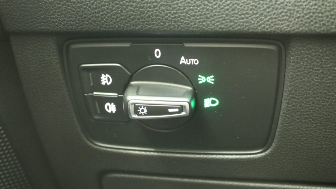 Volkswagen Passat 1.5 TSI EVO Essence DSG WD3195S w abonamencie
