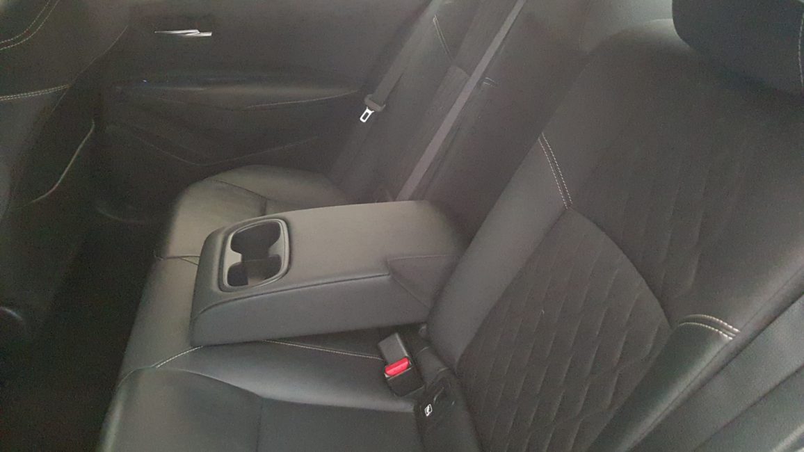 Toyota Corolla 1.6 Executive MS WD2863P w leasingu dla firm