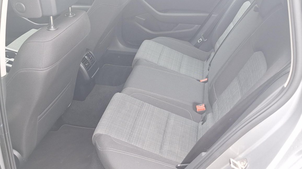 Volkswagen Passat 2.0 TSI Business DSG PO1UN86 w leasingu dla firm