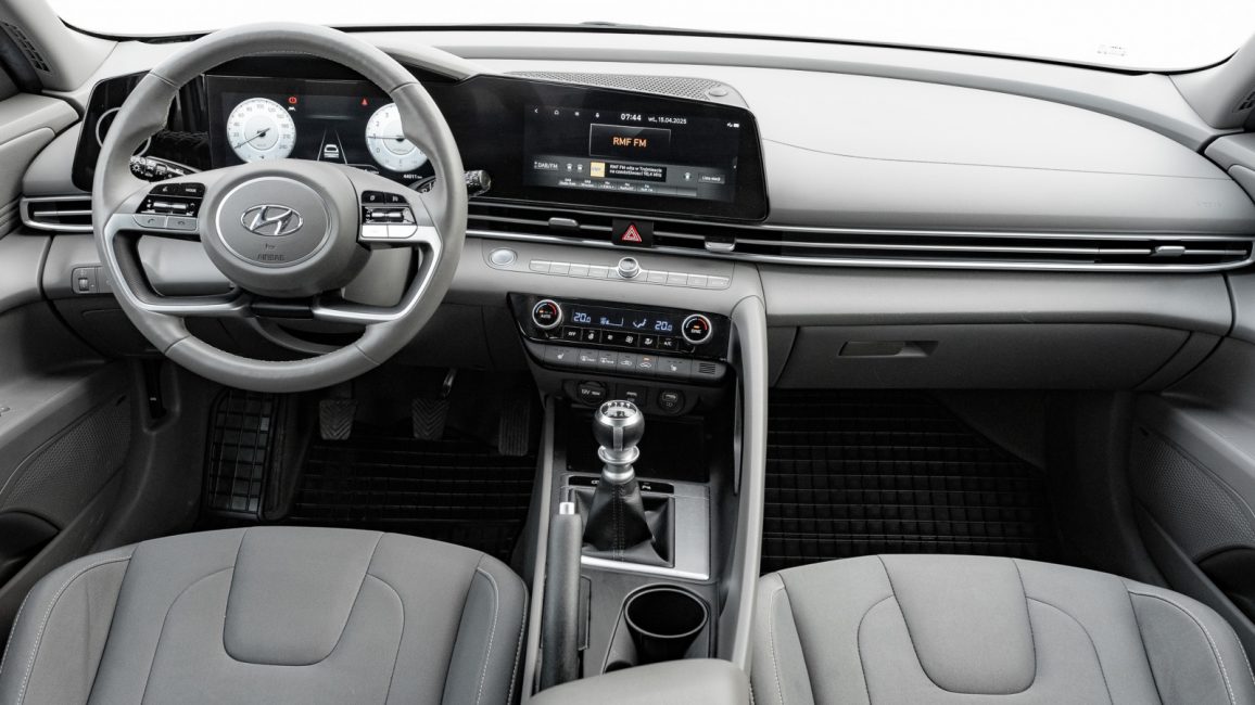 Hyundai Elantra 1.6 Executive GD2G579 w leasingu dla firm