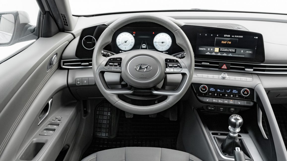 Hyundai Elantra 1.6 Executive GD2G579 w leasingu dla firm