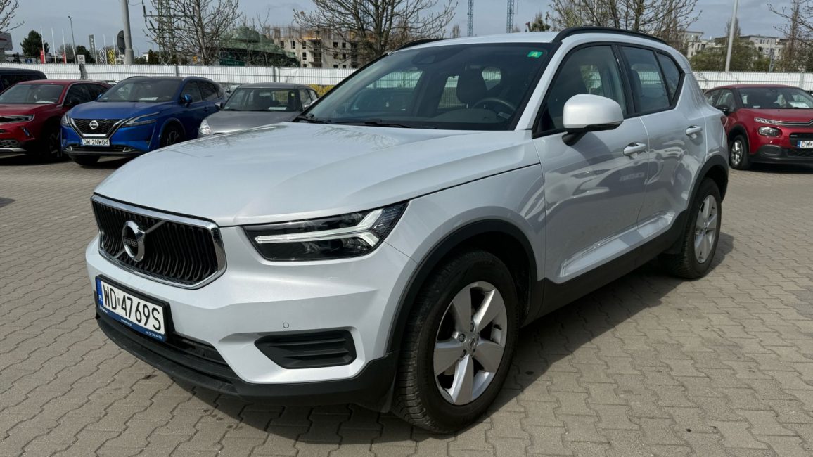 Volvo XC40 T3 Momentum Core aut WD4769S w abonamencie