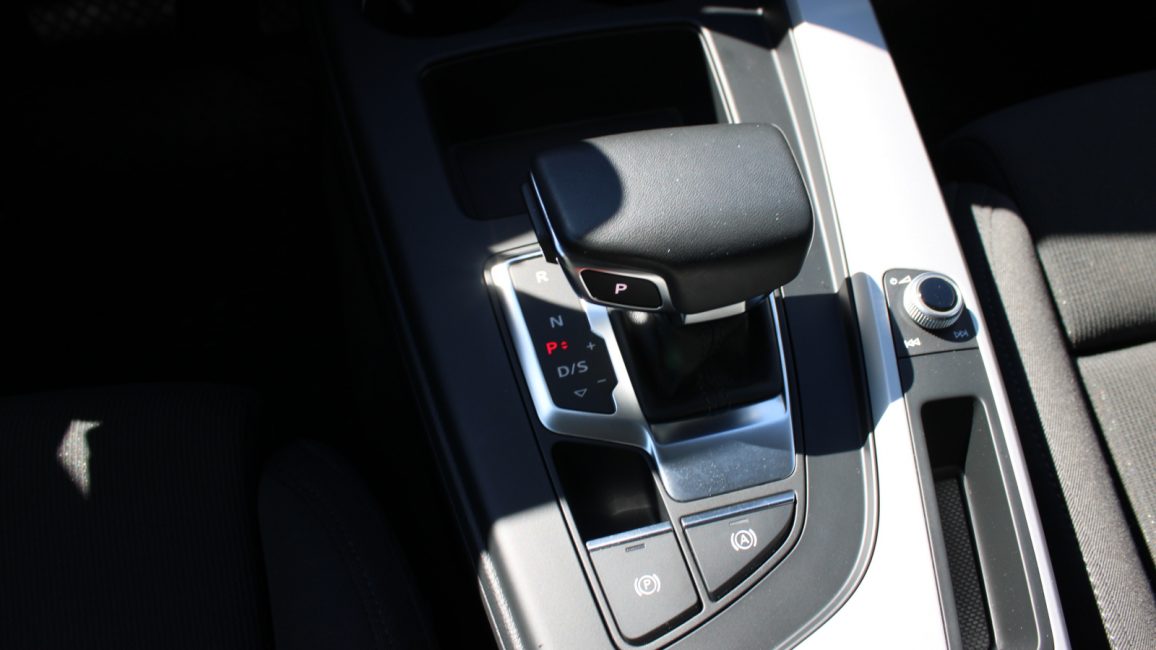 Audi A4 35 TFSI mHEV S tronic DW8VC72 w abonamencie dla firm