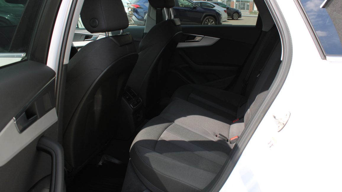 Audi A4 35 TFSI mHEV S tronic DW8VC27 w leasingu dla firm